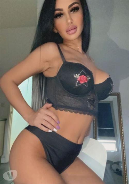 CrazyLatinas Escort Győr